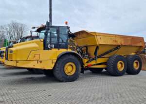 Kloubový dumper CAT 745 C