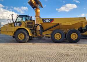 cat745c 03