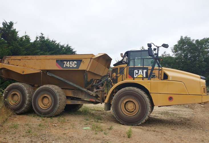 cat745c